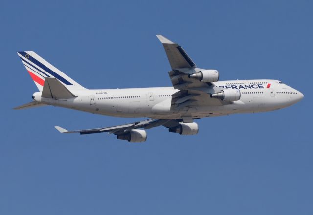 Boeing 747-400 (F-GEXB)