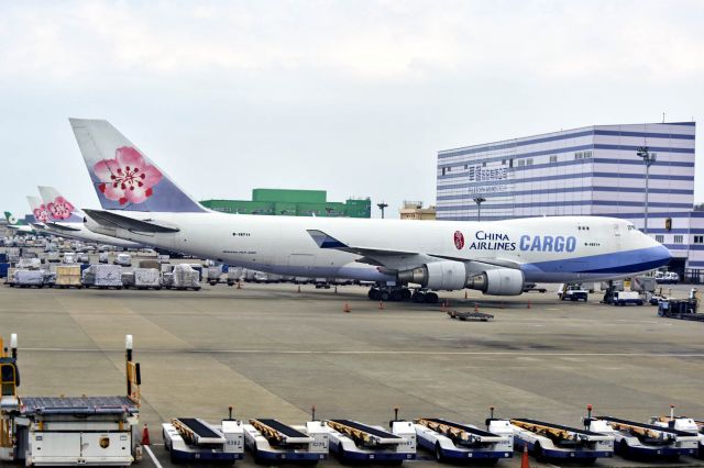 Boeing 747-400 (B-18711)