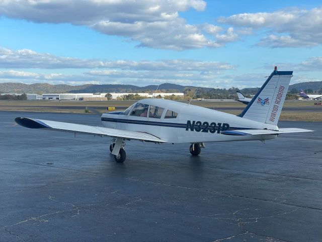 Piper Cherokee (N3231R)