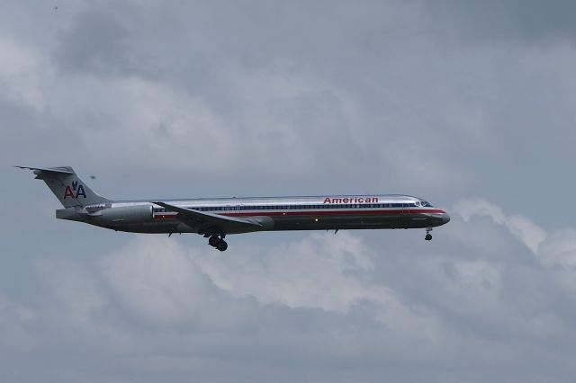 McDonnell Douglas MD-80 (N473AA)