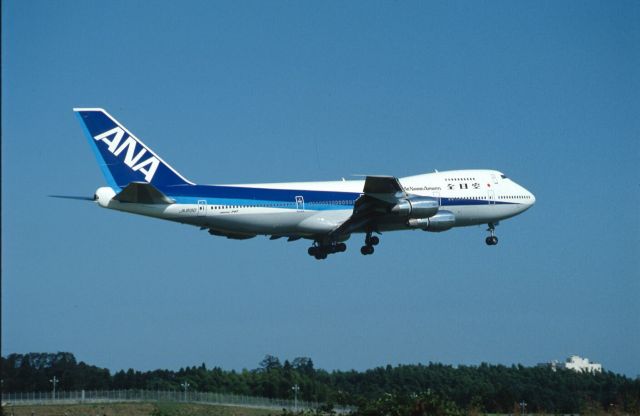 Boeing 747-200 (JA8190) - Short Final at Narita Intl Airport Rwy16 on 1989/09/10