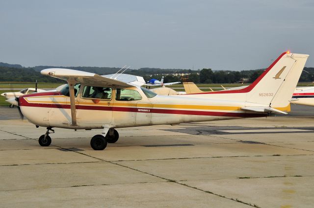 Cessna Skyhawk (N52632) - Seen at KFDK on 9/8/2009.    a href=http://discussions.flightaware.com/profile.php?mode=viewprofile&u=269247  Profile/a