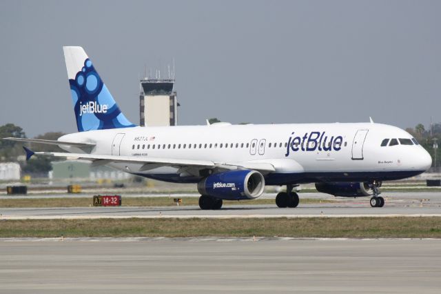 Airbus A320 (N527JL) - JetBlue Flight 346 (N527JL) prepares for flight at Sarasota-Bradenton International Airport