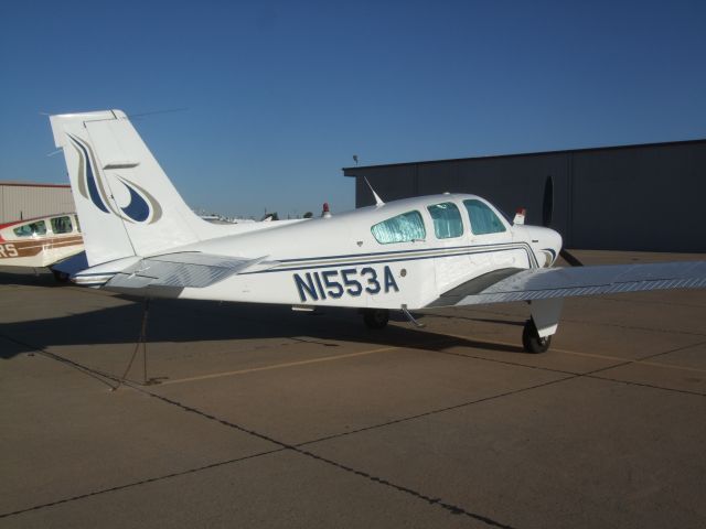 Beechcraft Bonanza (33) (N1553A)