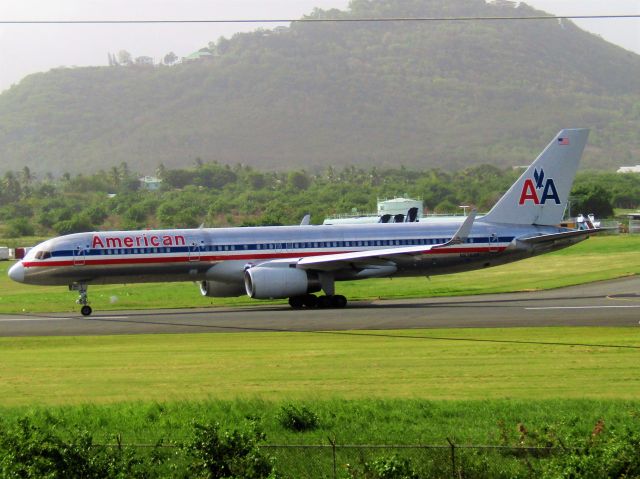 Boeing 757-200 (N676AN)