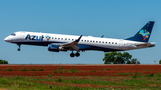 Embraer ERJ-190 (PR-AUF)