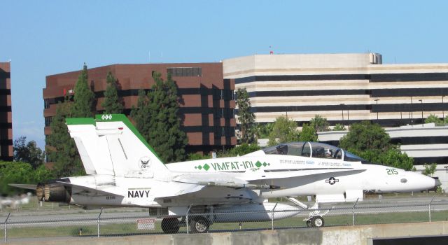 McDonnell Douglas FA-18 Hornet (16-3115) - F-18 from Marine Fighter Attack Training Squadron 101 based at Miramar, CA, taxiing to RWY 30.