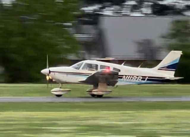 Piper Cherokee (N118BJ) - Landing