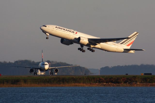 Boeing 777-200 (F-GSPM)