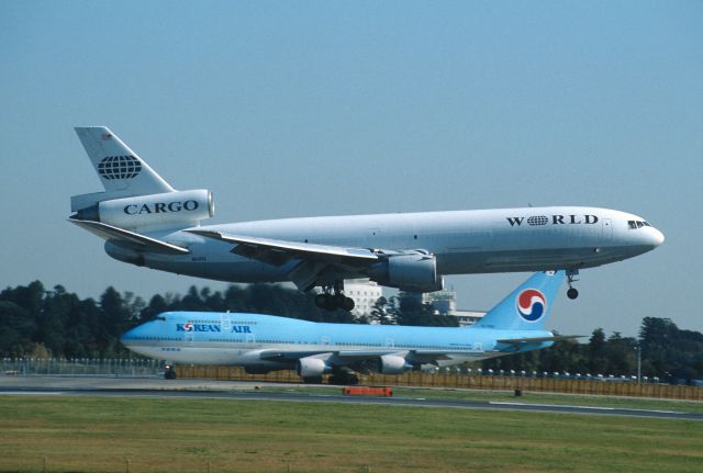 McDonnell Douglas DC-10 (N541SA) - Short Final at Narita Intl Airport Rwy16R on 2002/10/28