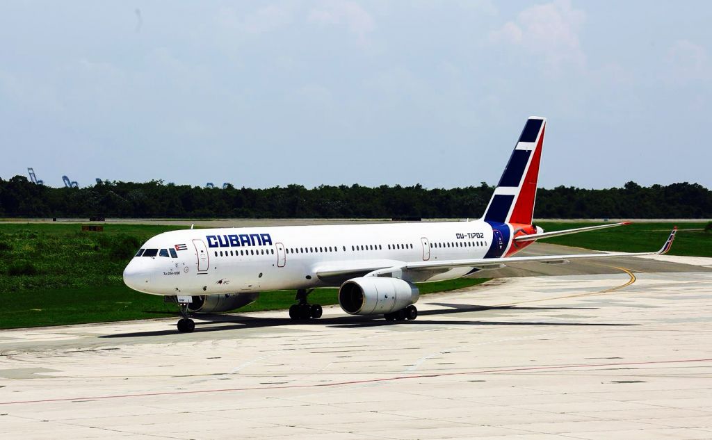 Tupolev Tu-214 (CUT1702) - CUBANA T204 TAXING TO THE GATE AT MDSD AIRPORT!