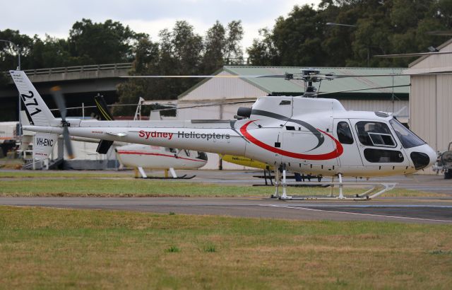 SCHLEICHER ASH-30Mi (VH-ENC) - VH-ENC Prepares for takeoff to Lidcombe, entering into the chaotic 10 million dollar wedding you may of heard about. The helicopter ( one of 4 ) Landed on a soccer field at half time, staying longer then anticipated forcing the game to be post poned!! Taken from the Sydney airport helipad with a 70-200mm