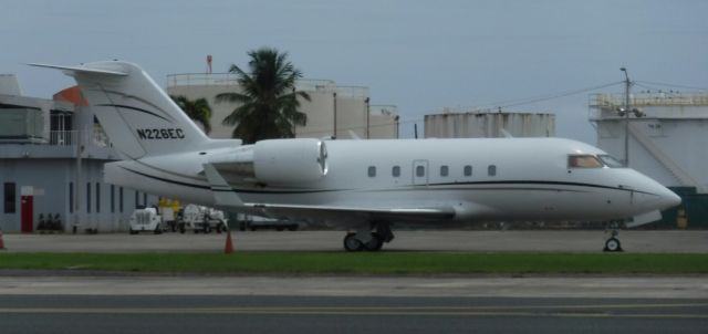 Canadair Challenger (N226EC)