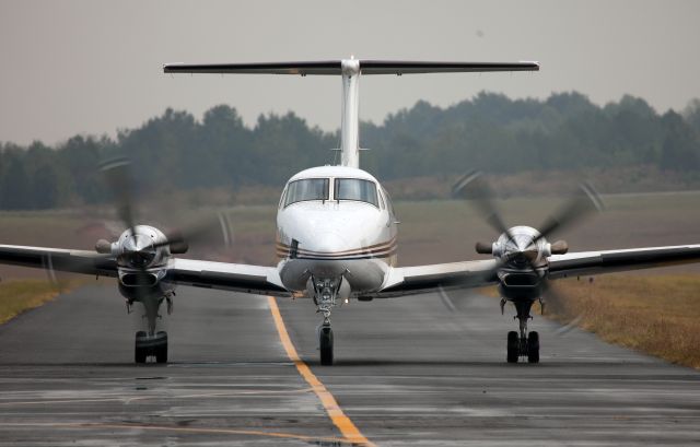 Beechcraft Super King Air 350 (N904MC) - Taxiing on the ramp after landing RW 08.