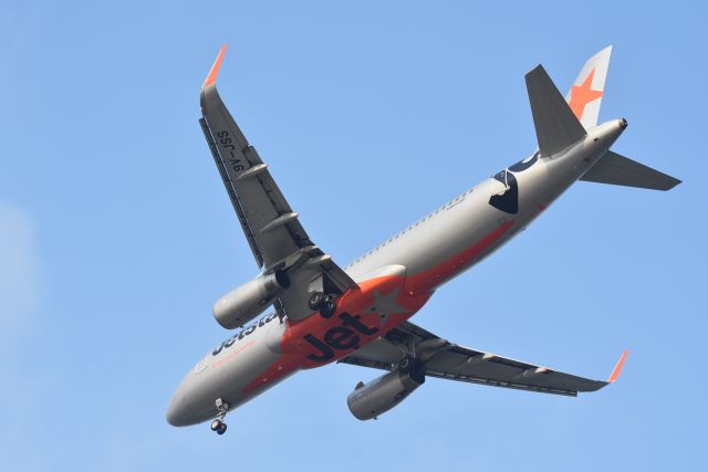 Airbus A320 (9V-JSS) - Arrival, Jetstar Asia, RWY 20R, Changi, Singapore. 8 Sep 2019.