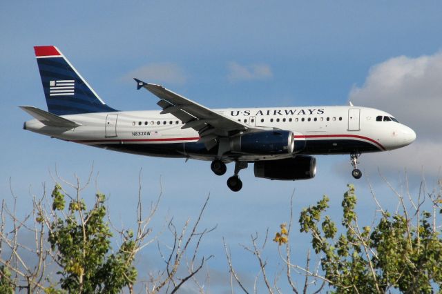 Airbus A319 (N832AW)