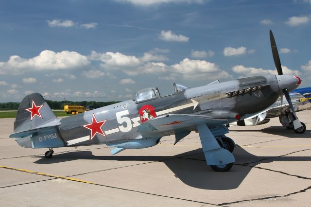 YAKOVLEV Yak-3 (D-FYGJ)