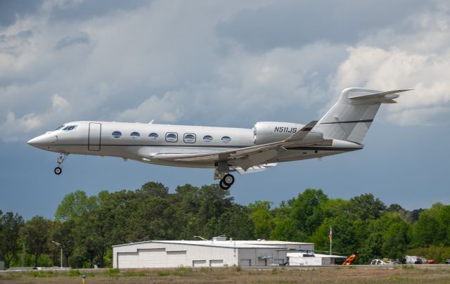 Gulfstream Aerospace Gulfstream G500 (N511JS) - Nice G500 arrival into KCAE