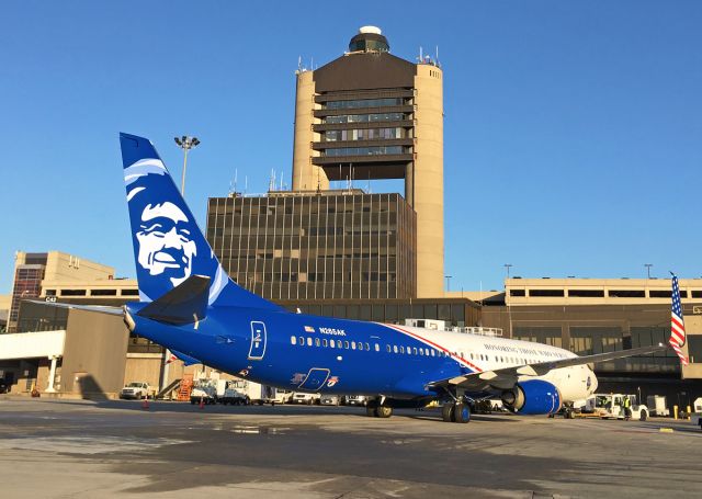 Boeing 737-900 (N265AK) - Honoring those who serve -Special livery