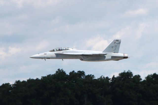 McDonnell Douglas FA-18 Hornet (16-8928) - A US Navy F/A-18F Super Hornet (168928/156, cn F274) from VFA-122 Super Hornet Demonstration Team, NAS Lemoore, CA, on practice day for the 2016 Toledo Air Show on 15 Jul 2016.