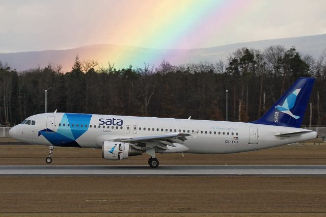 Airbus A320 (CS-TKJ) - date: 16-Feb-2014, landing RWY25R