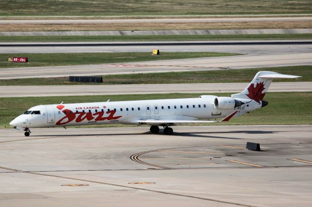 Canadair Regional Jet CRJ-900 (C-FCJZ)