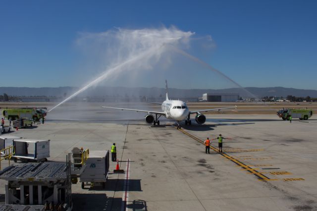 Airbus A319 (N920FR)