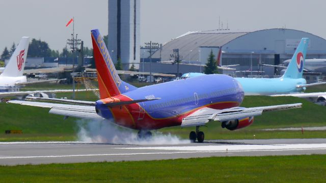 BOEING 737-300 (N658SW) - SWA8750 landing on Rwy 16R after a short flight test on 5/15/15. (ln 1118 / cn 23332). The aircraft was at ATS for maintenance.