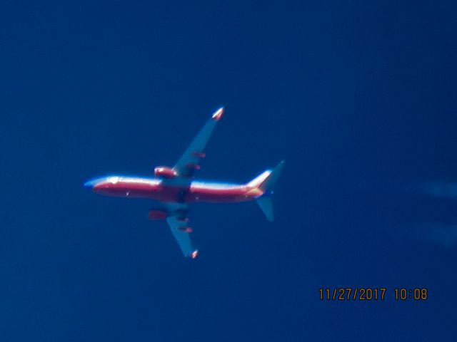 Boeing 737-800 (N8316H)