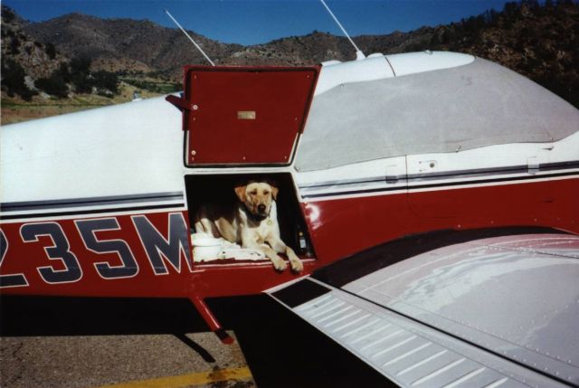 Piper Cherokee (N235MH)