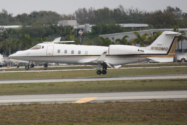 Learjet 60 (N160MG) - N160MG arrives on Runway 32 at Sarasota-Bradenton International Airport