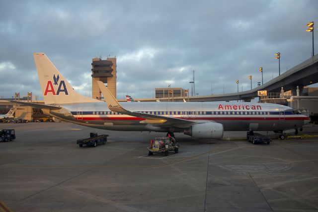 Boeing 737-800 (N959AN)