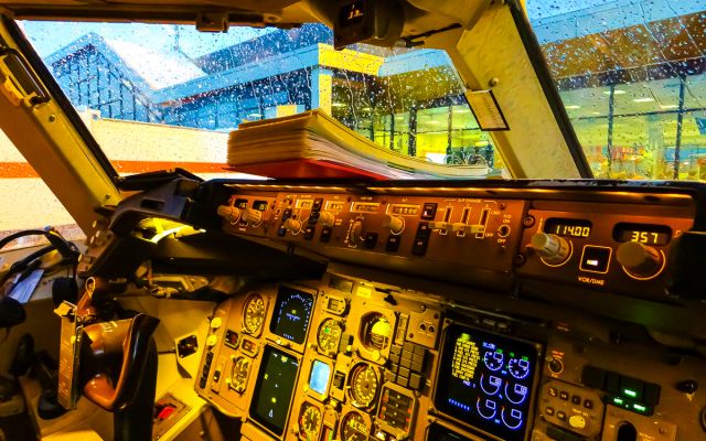 BOEING 767-300 (G-BNWC)