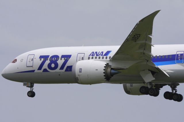 Boeing 787-8 (JA812A) - Jun 1,2013