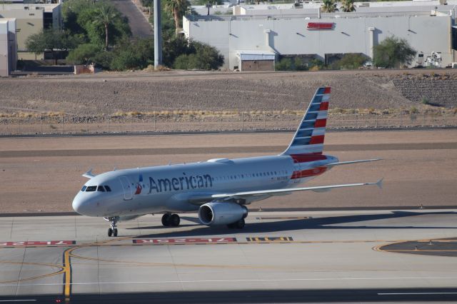 Airbus A320 (N679AW)