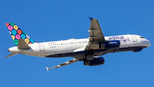 Airbus A320 (N648JB) - Clear skies departure