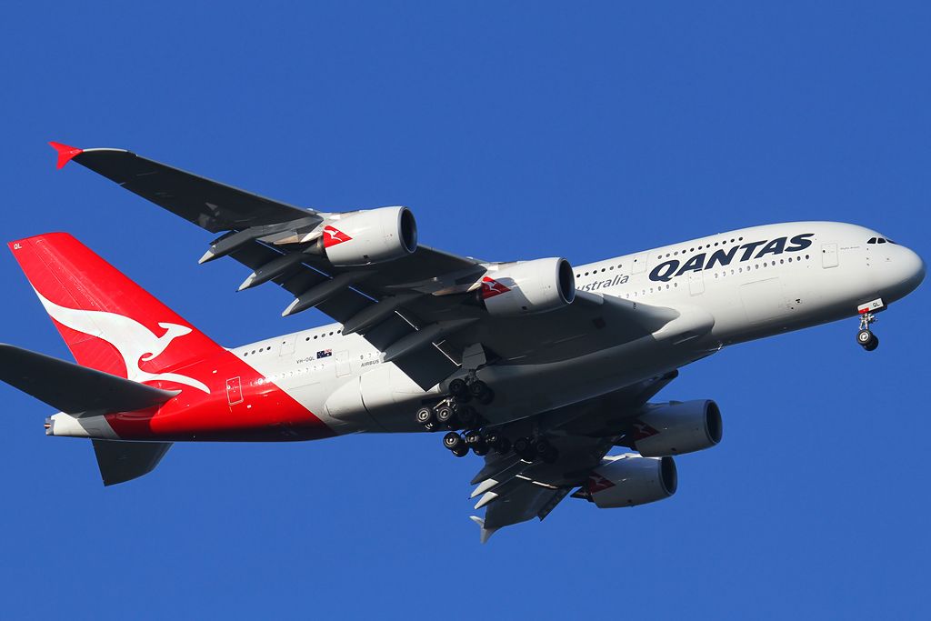 Airbus A380-800 (VH-OQL) - Qantas 2 finals for 34L.