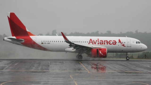 Airbus A320 (PR-OBF)