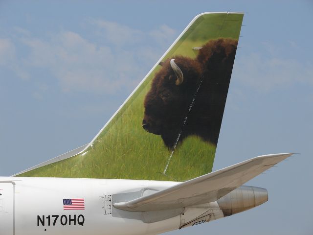 Embraer ERJ-190 (N170HQ)