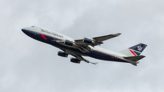 Boeing 747-400 (G-BNLY)