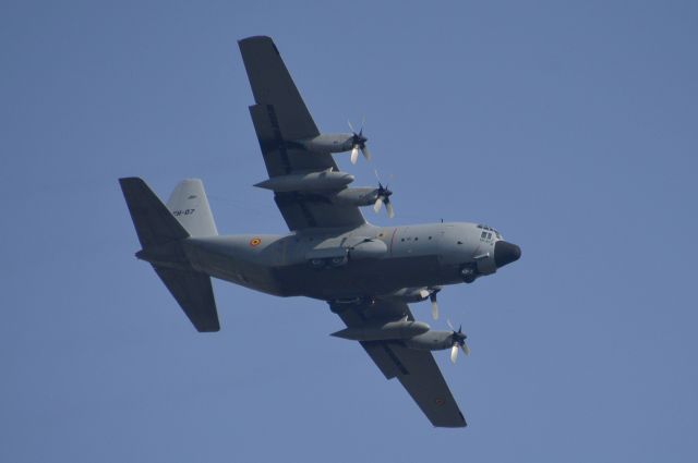 Lockheed C-130 Hercules (BMJ7) - Pilots Touch and Go day