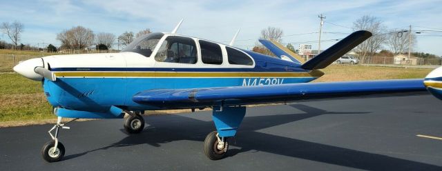 Beechcraft 35 Bonanza (N4528V)