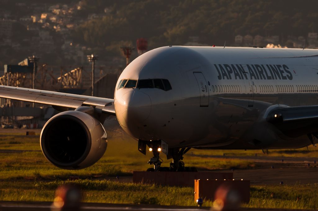 Boeing 777-200 (JA009D)