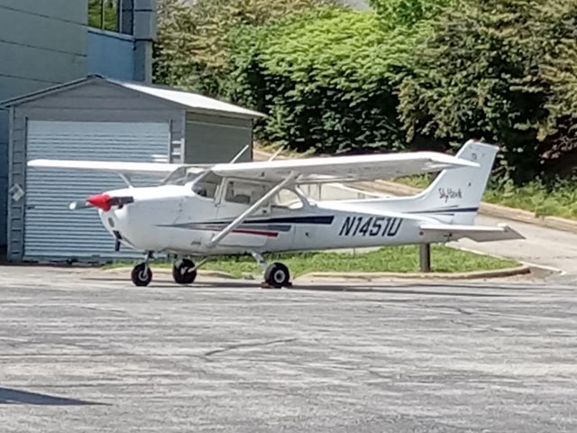 Cessna Skyhawk (N1451U) - PFT @KINT