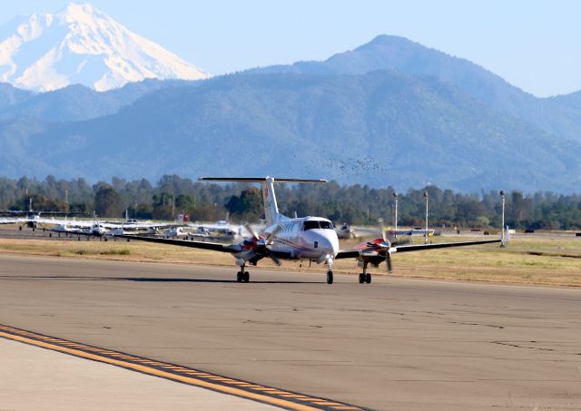 Beechcraft Super King Air 200 (N370CS) - KRDD - CALSTARs Beechcraft King Air 200 rolling to Runway 34 for departure to MCC. This is the 1st time Ive see CALSTAR at Redding, and I also saw 2 REACH planes here today also. April 21st, 2018.