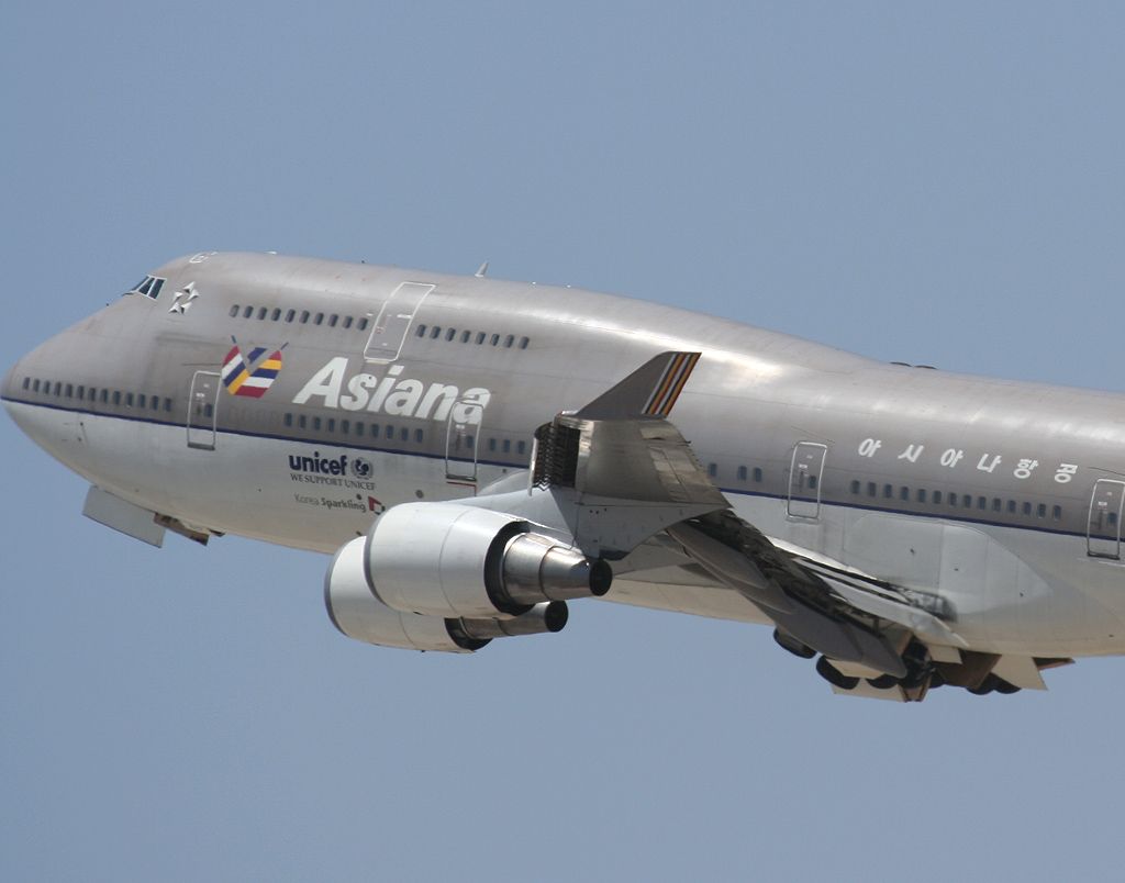 Boeing 747-400 —