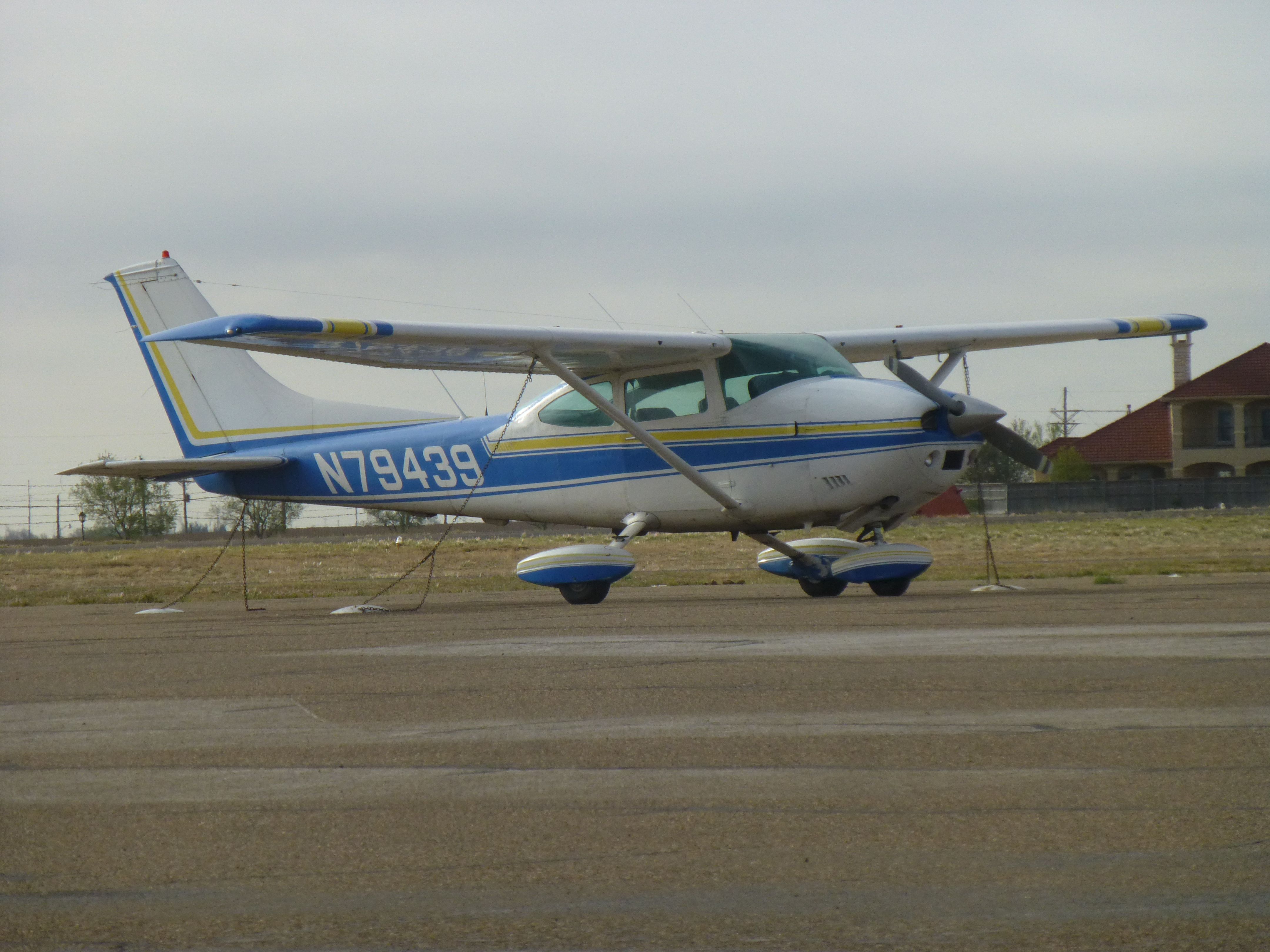 Cessna Skylane (N79439)