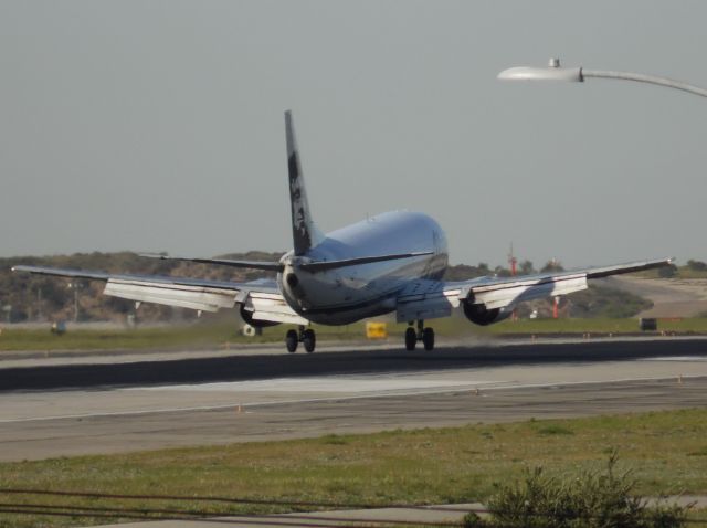 BOEING 737-400 —