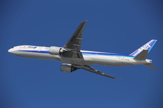 BOEING 777-300ER (JA777A)