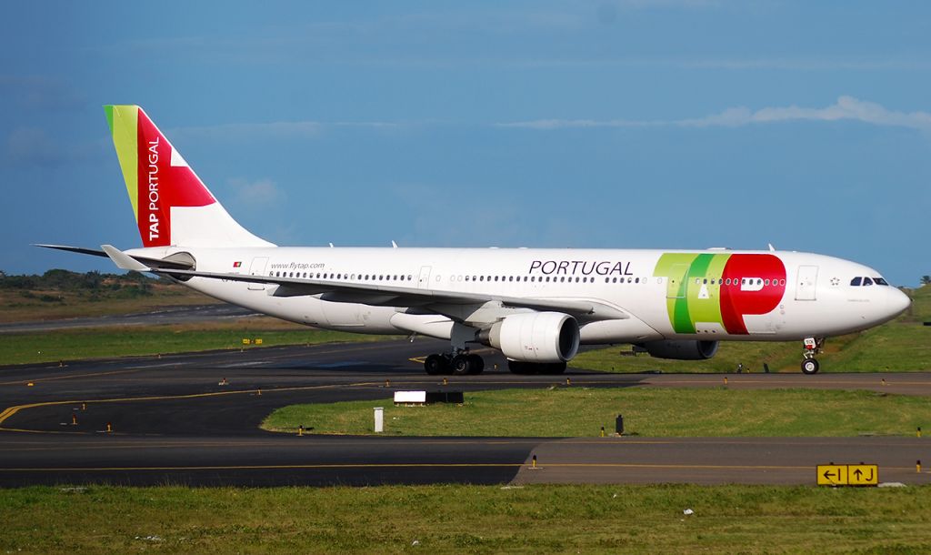 Airbus A330-200 (CS-TOI)